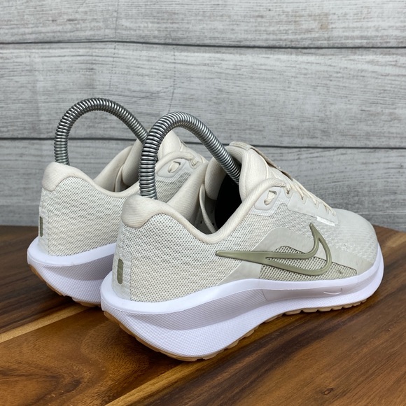 Nike Downshifter 13 Light Bone Neutral Olive Running Shoe FD6476-010 Womens Sz 5 - Picture 4 of 11